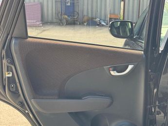 HONDA FIT 1.5 SHUTTLE AUTO