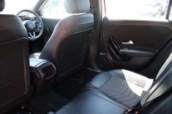 MERCEDES-BENZ A CLASS 1.3 A180 SE