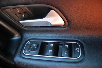 MERCEDES-BENZ A CLASS 1.3 A180 SE