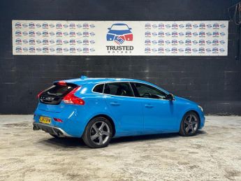 VOLVO V40 1.6 D2 R-Design Lux Nav
