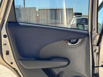 HONDA JAZZ 1.3 AUTO 5DR