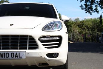PORSCHE CAYENNE 4.8 T V8