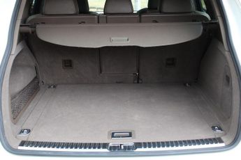 PORSCHE CAYENNE 4.8 T V8