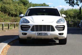 PORSCHE CAYENNE 4.8 T V8