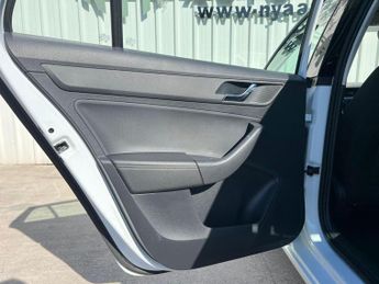 SKODA RAPID 1.2 TSI SE Tech DSG Euro 6 (s/s) 5dr