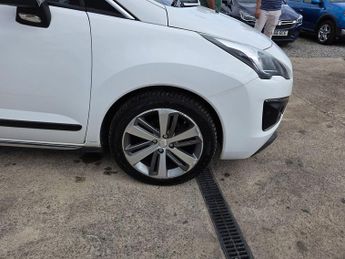 PEUGEOT 3008 1.6 BlueHDi Allure