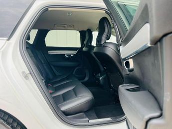 VOLVO V90 2.0 D4 Momentum Auto Euro 6 (s/s) 5dr