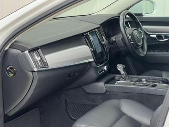 VOLVO V90 2.0 D4 Momentum Auto Euro 6 (s/s) 5dr
