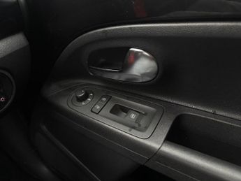 VOLKSWAGEN UP 1.0 Move up! Hatchback 5dr Petrol ASG Euro 5 (60 ps)