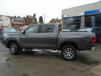 TOYOTA HILUX 2.4 D-4D Invincible X