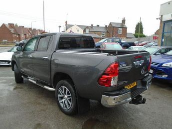 TOYOTA HILUX 2.4 D-4D Invincible X