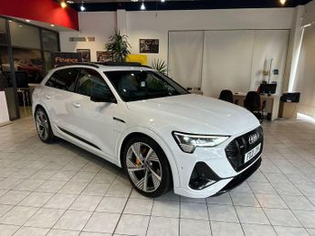 AUDI E-TRON 55 Vorsprung