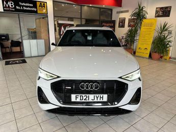 AUDI E-TRON 55 Vorsprung