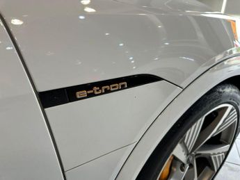 AUDI E-TRON 55 Vorsprung