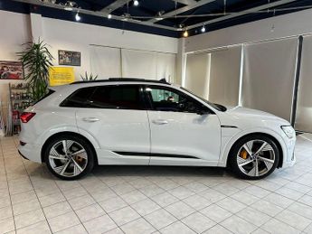 AUDI E-TRON 55 Vorsprung