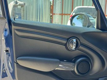 MINI HATCH COOPER 1.5 AUTO 5DR