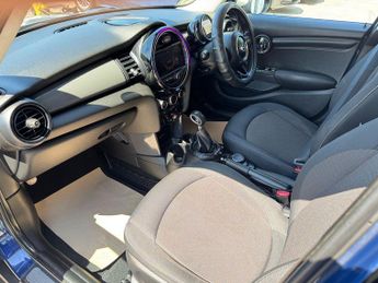 MINI HATCH COOPER 1.5 AUTO 5DR