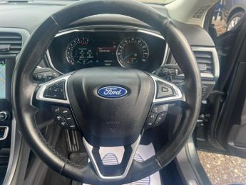 FORD MONDEO 2.0 T EcoBoost Titanium