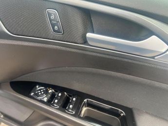 FORD MONDEO 2.0 T EcoBoost Titanium