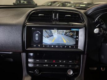 JAGUAR F-PACE 2.0 D180 R-Sport