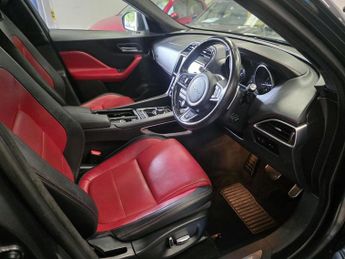 JAGUAR F-PACE 2.0 D180 R-Sport