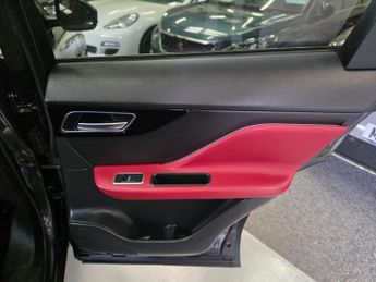 JAGUAR F-PACE 2.0 D180 R-Sport