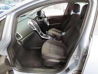 VAUXHALL ASTRA 1.6 16v Tech Line GT Euro 5 5dr