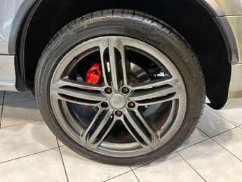 AUDI Q7 3.0 TDI V6 S line Plus