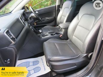 KIA SPORTAGE 1.7 CRDi 3 Full Dealer History, Automatic, Leather