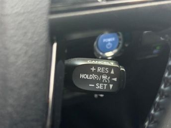 TOYOTA PRIUS 1.8 VVT-h Business Edition Hatchback 5dr Petrol Hybrid CVT Euro 