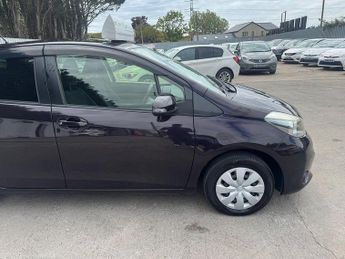TOYOTA VITZ 1.3 CIER 5DR