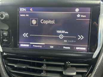 PEUGEOT 2008 1.2 PureTech Allure