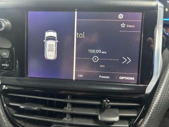 PEUGEOT 2008 1.2 PureTech Allure