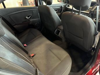 RENAULT MEGANE 1.5 Dynamique TomTom dCi 110 Auto EDC