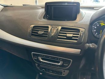RENAULT MEGANE 1.5 Dynamique TomTom dCi 110 Auto EDC