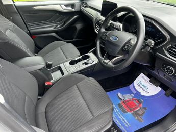 FORD FOCUS 1.0 T EcoBoost Titanium