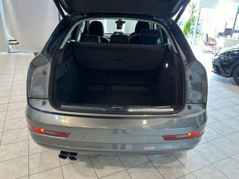 AUDI Q3 1.4 TFSI CoD SE