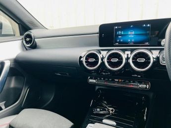 MERCEDES-BENZ A CLASS 2.0 A35 AMG SpdS DCT 4MATIC Euro 6 (s/s) 5dr