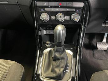 VOLKSWAGEN T-ROC 1.5 TSI EVO Black Edition