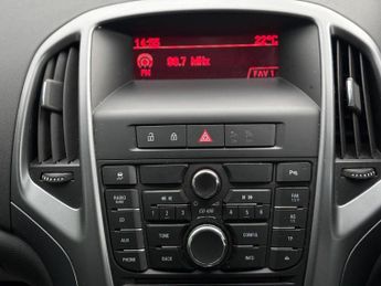VAUXHALL ASTRA 1.6 16V Exclusiv Sports Tourer Auto Euro 5 5dr