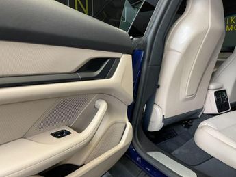 PORSCHE TAYCAN Performance 79.2kWh 4S