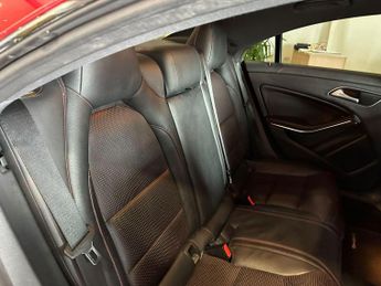 MERCEDES-BENZ CLA 2.1 CLA220 CDI AMG Sport