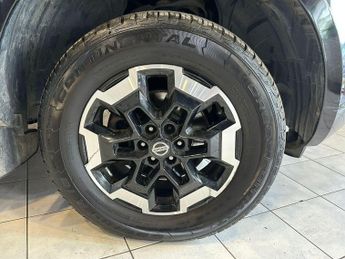 NISSAN NAVARA 2.3 dCi Tekna