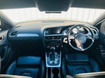 AUDI A4 2.0 TDI S line S Tronic quattro Euro 5 (s/s) 4dr