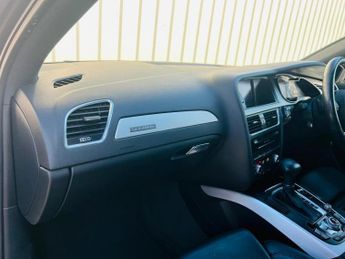 AUDI A4 2.0 TDI S line S Tronic quattro Euro 5 (s/s) 4dr