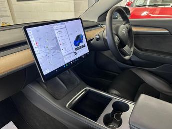TESLA MODEL 3 (Dual Motor) Long Range Auto 4WDE 4dr