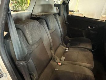 RENAULT SCENIC 1.5 dCi Dynamique TomTom