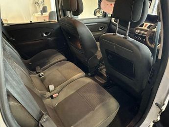 RENAULT SCENIC 1.5 dCi Dynamique TomTom