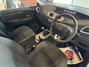 RENAULT SCENIC 1.5 dCi Dynamique TomTom