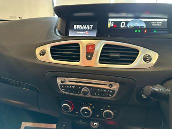 RENAULT SCENIC 1.5 dCi Dynamique TomTom